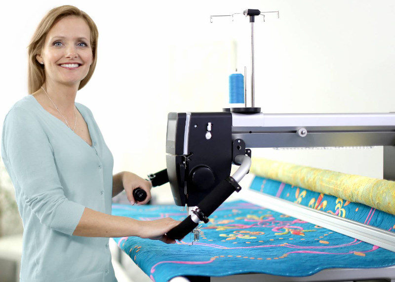 BERNINA LongArm Q24 z ramą do pikowania BERNINA 3.6m